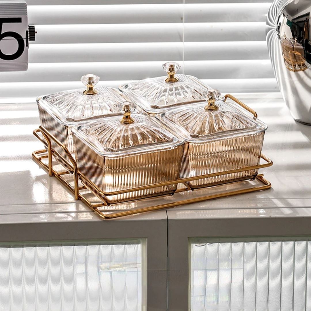 Petisqueira de Plástico com Tampa e Divisórias