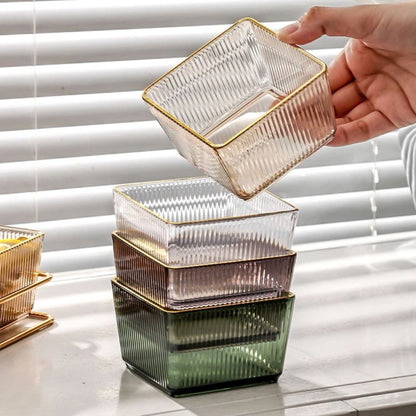 Petisqueira de Plástico com Tampa e Divisórias