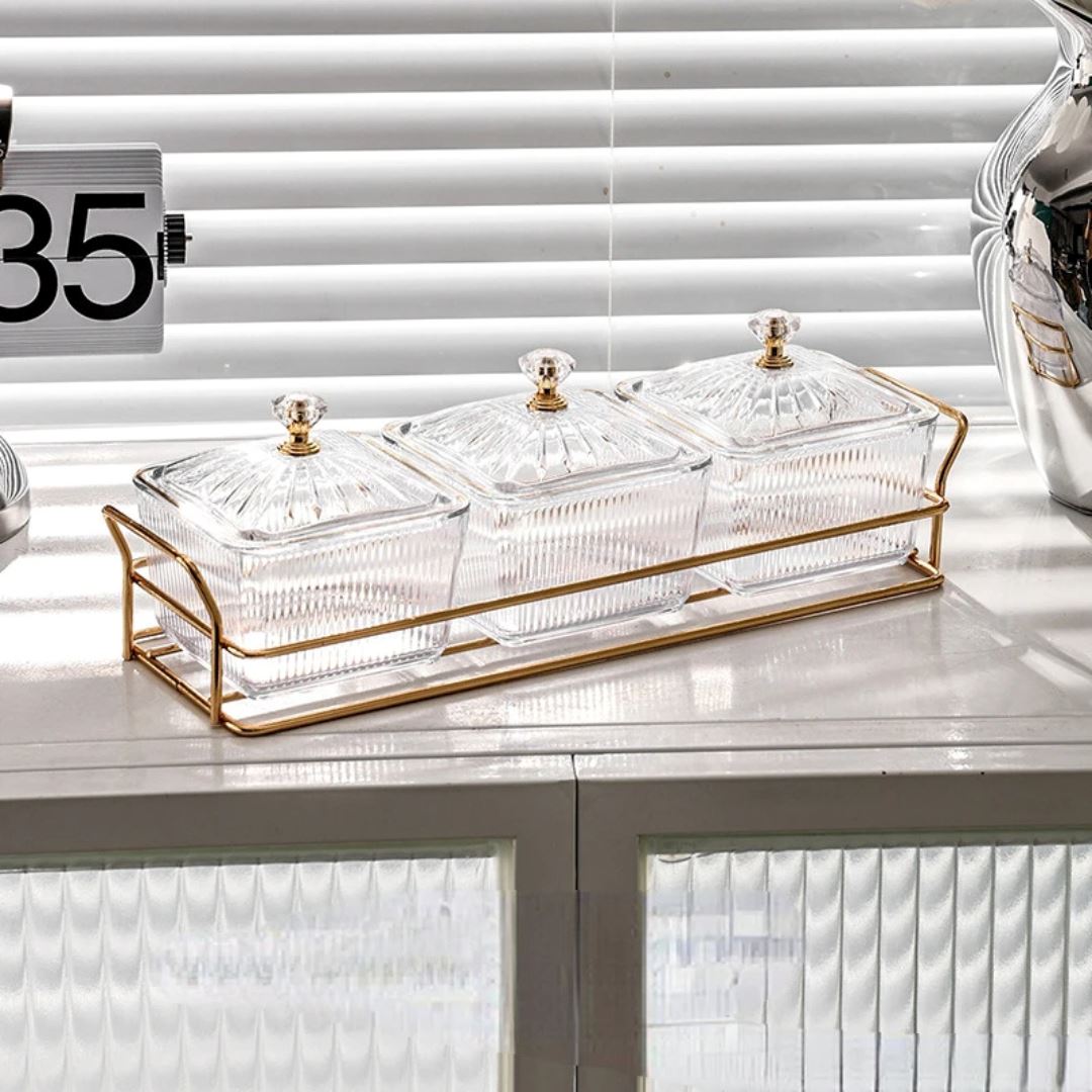 Petisqueira de Plástico com Tampa e Divisórias