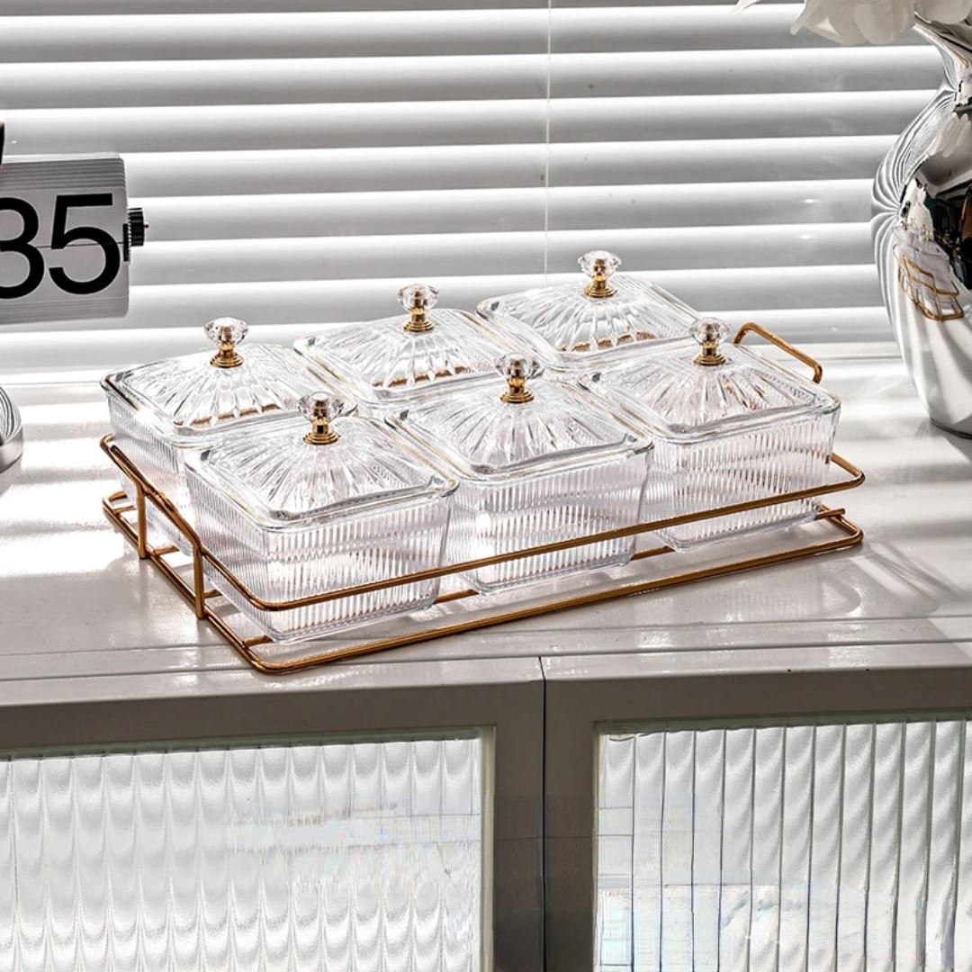 Petisqueira de Plástico com Tampa e Divisórias