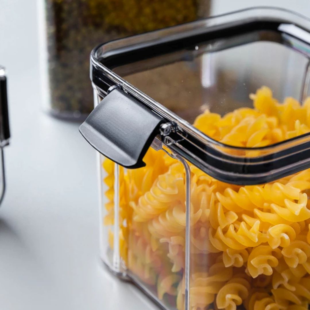 Pote Hermético de Plástico com Tampa e Design Empilhável