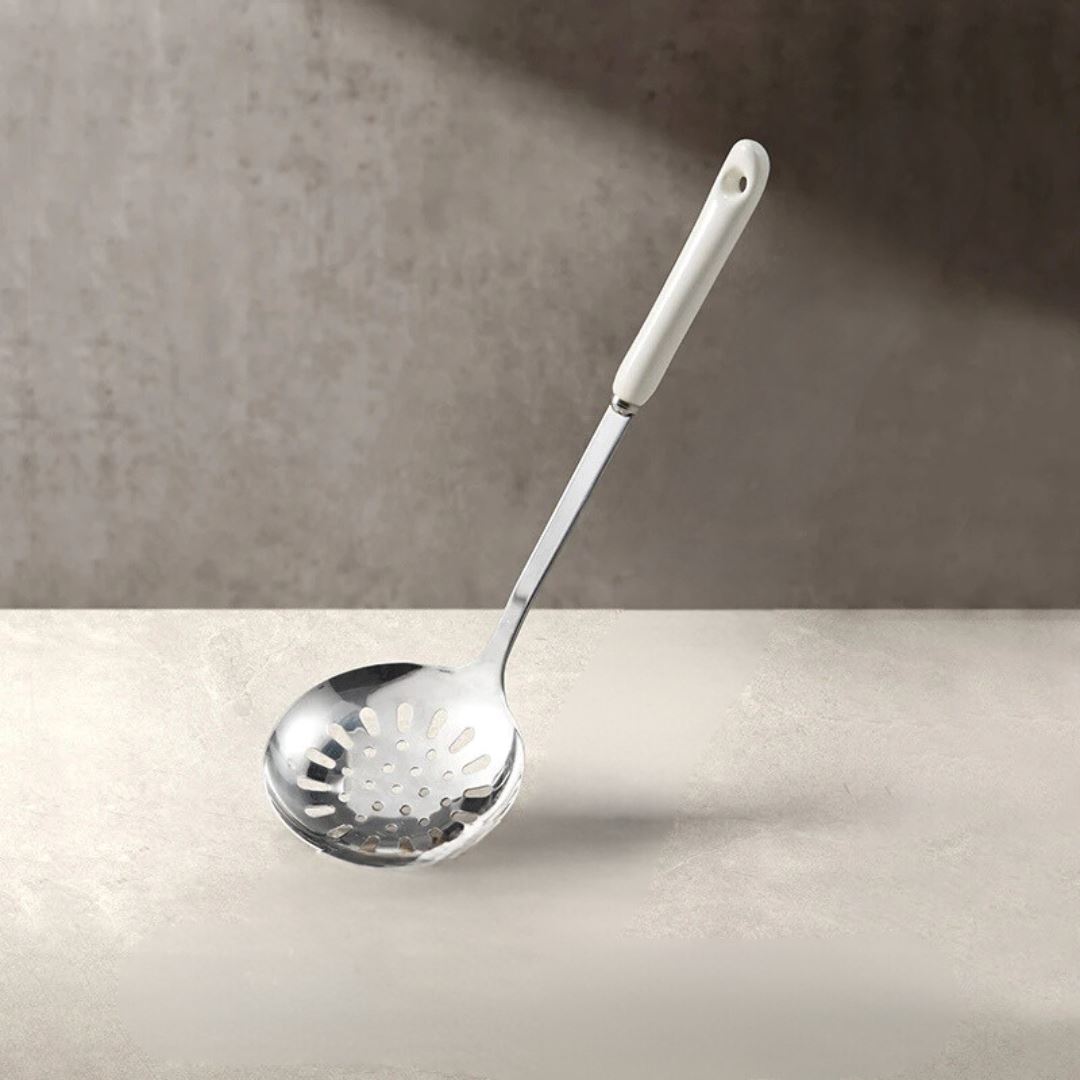 Kit de Utensílios de Cozinha em Aço Inox com Cabo de Cerâmica – 7 Peças